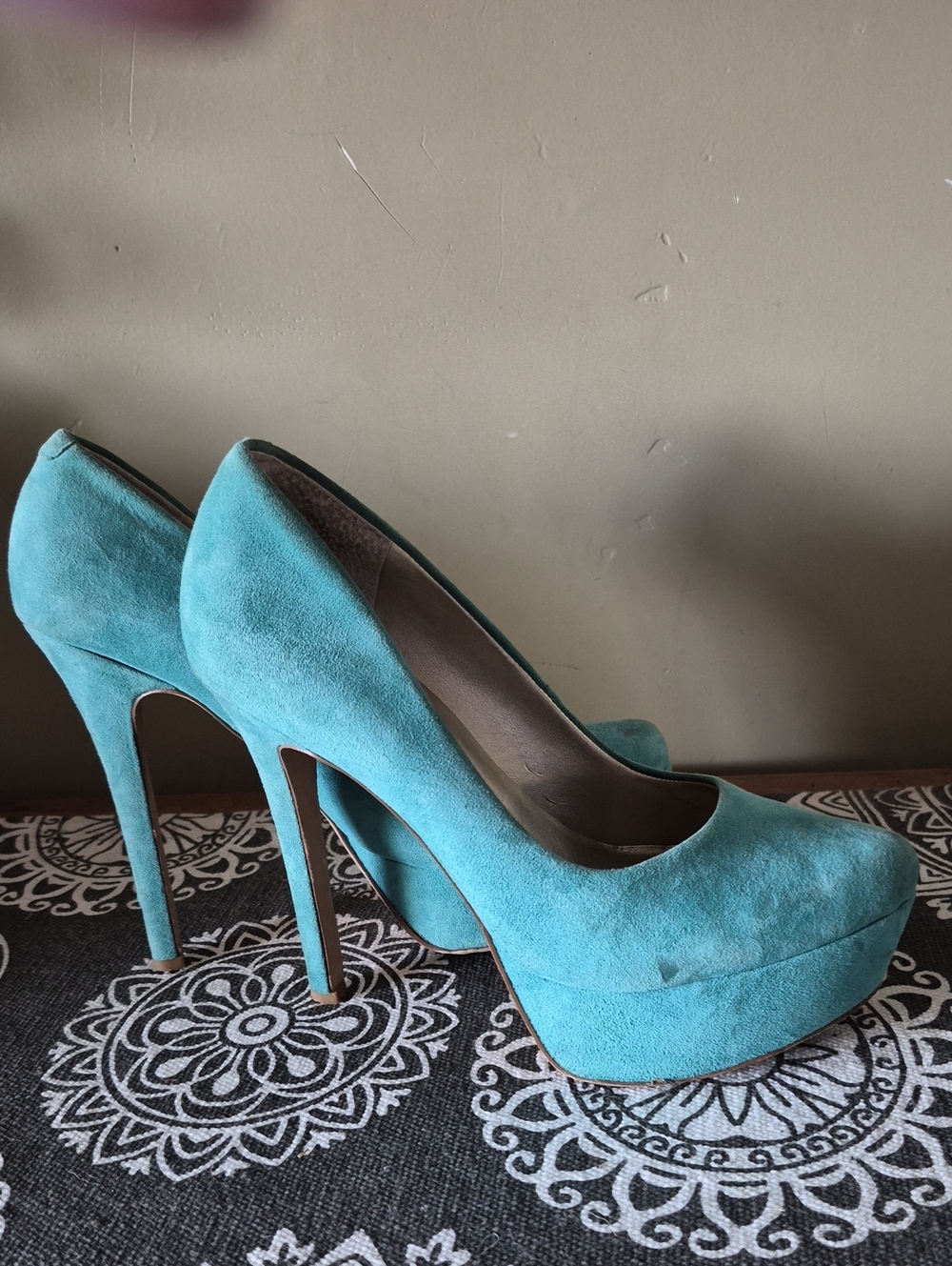 Jessica Simpson Teal Suede Platform Pumps